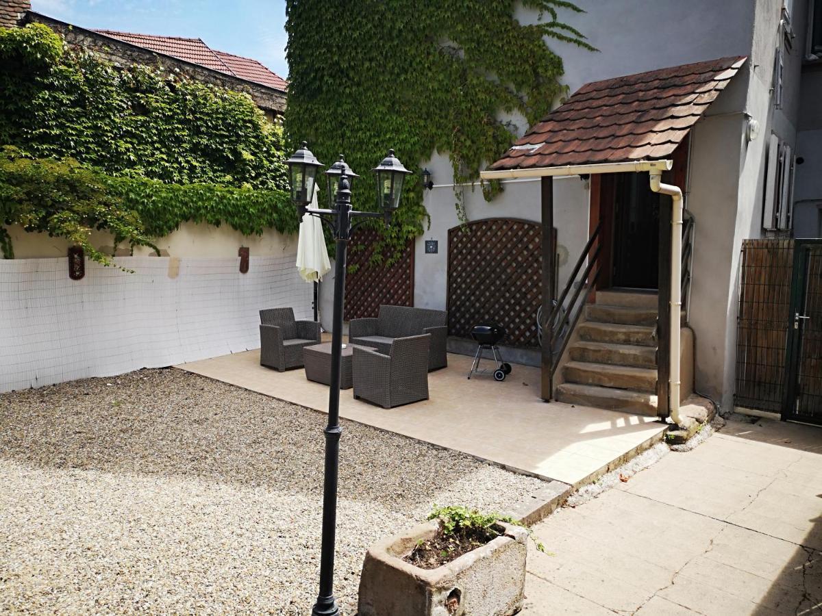 Appart 4 pers design et cosy avec Jardin au Cœur de Sélestat Extérieur photo